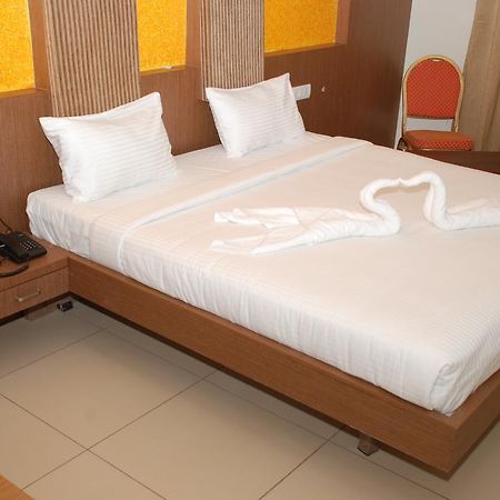 Hotel Pla Amrith Inn Tiruchirappalli Экстерьер фото