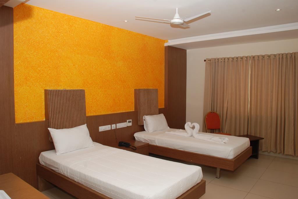 Hotel Pla Amrith Inn Tiruchirappalli Экстерьер фото