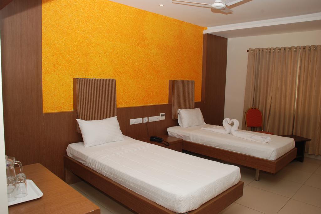 Hotel Pla Amrith Inn Tiruchirappalli Экстерьер фото