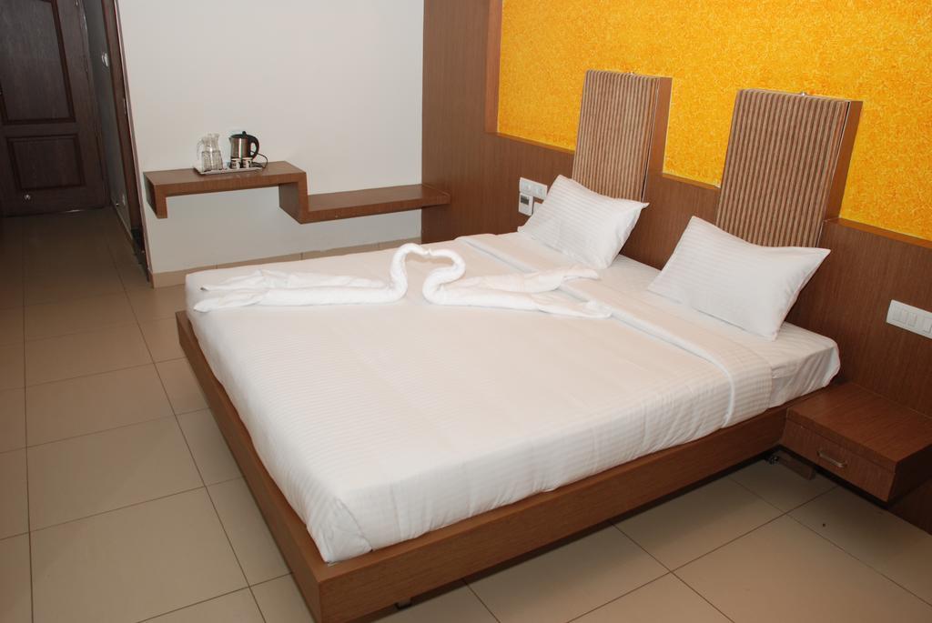 Hotel Pla Amrith Inn Tiruchirappalli Экстерьер фото
