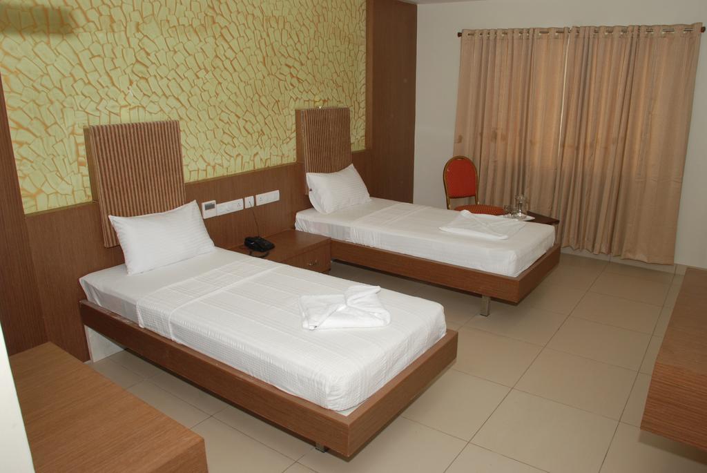 Hotel Pla Amrith Inn Tiruchirappalli Экстерьер фото
