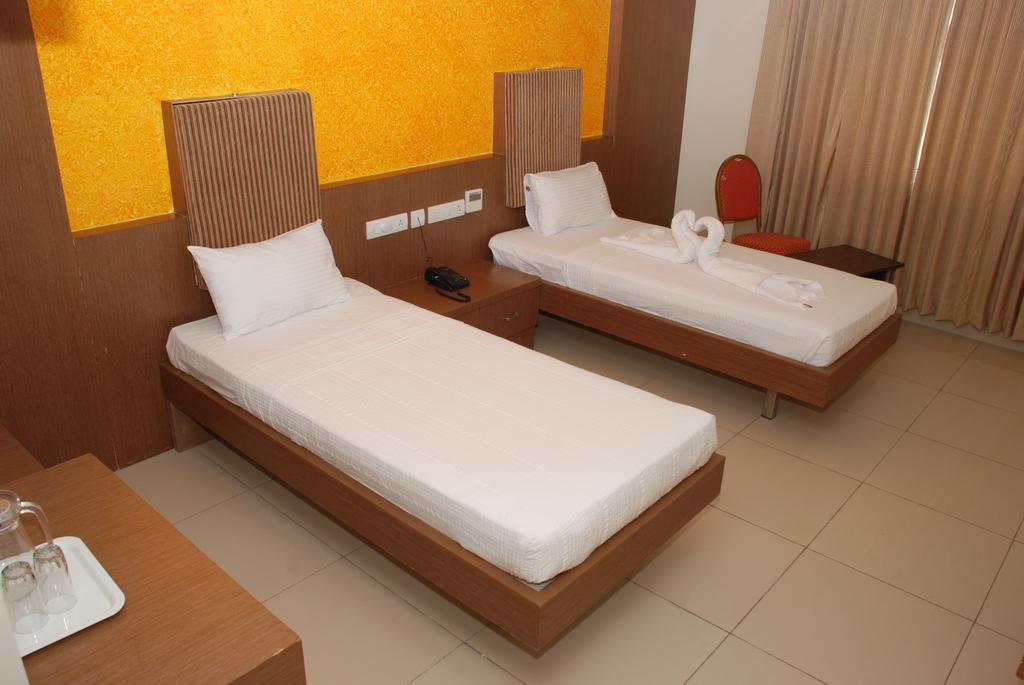 Hotel Pla Amrith Inn Tiruchirappalli Экстерьер фото