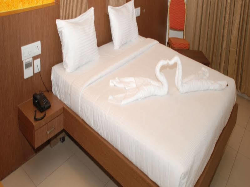 Hotel Pla Amrith Inn Tiruchirappalli Экстерьер фото